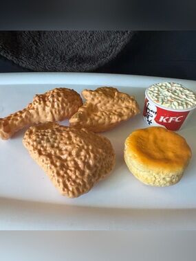 KFC Toy Food Play Set - Fried Chicken Pieces coleslaw & Biscuit
